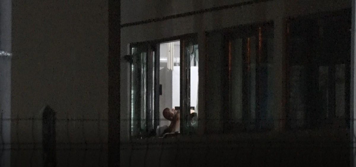 Polisi saatlerce uğraştıran öfkeli koca, biber gazı ile etkisiz hale getirildi