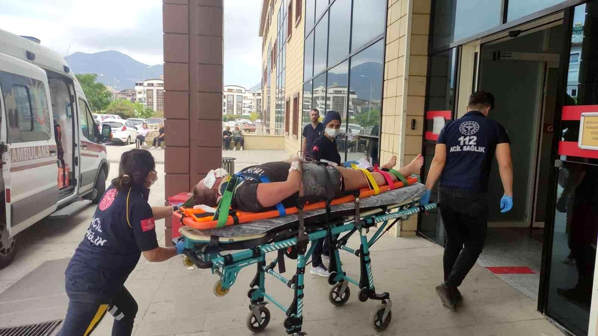 Polonyalı turistler safari cipiyle şarampole düştü: 5 yaralı