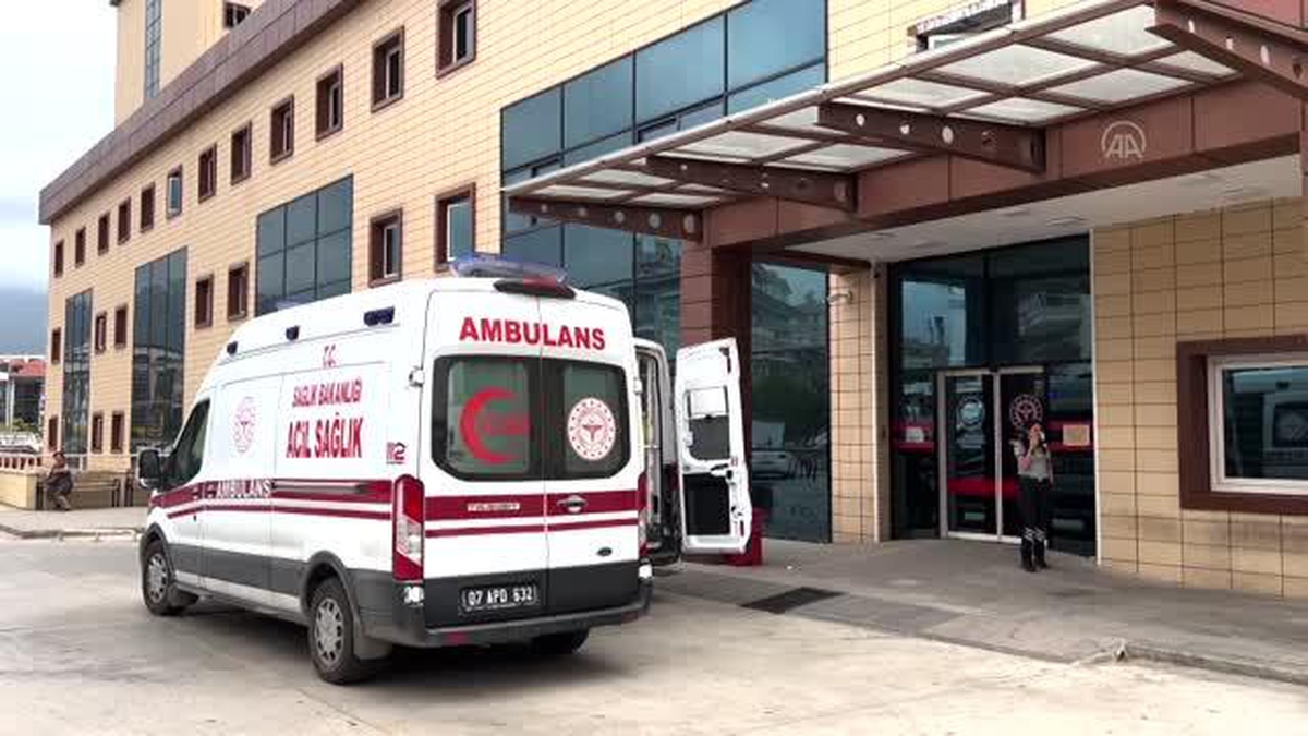 Alanya\'da safari turu sırasında devrilen cipteki 5 kişi yaralandı