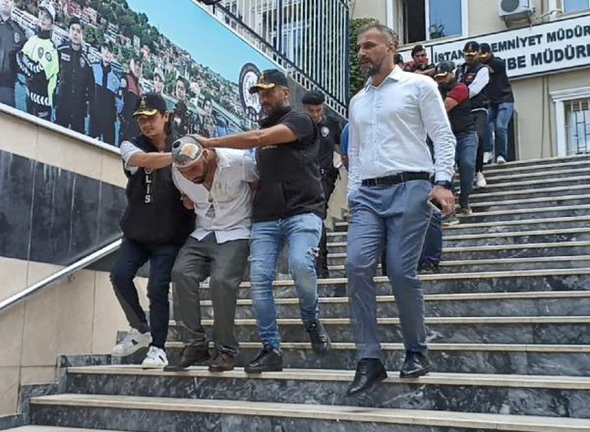İSTANBUL-ŞİŞLİ\'DE BEKÇİLERE SALDIRAN 8 ŞÜPHELİ ADLİYEYE SEVK EDİLDİ