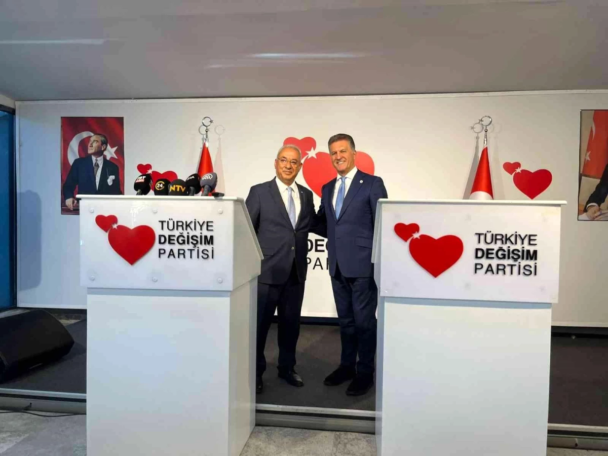 TDP Genel Başkanı Sarıgül, DSP Genel Başkanı Aksakal ile bir araya geldi
