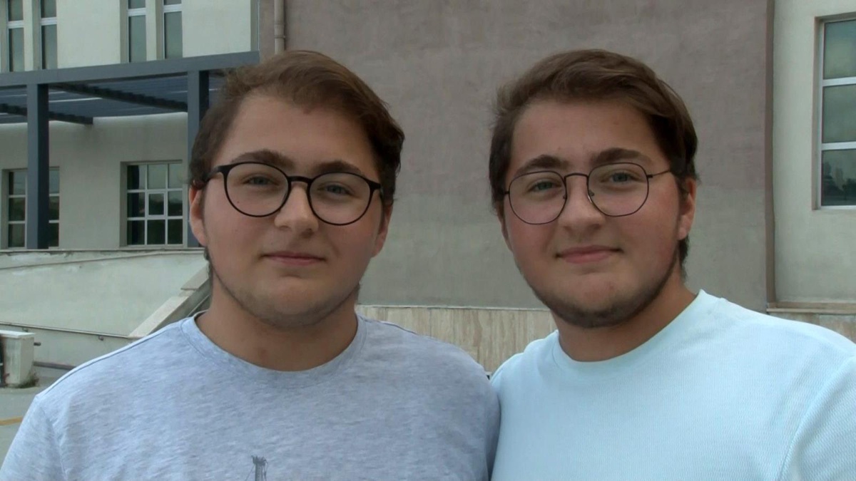 Tek yumurta ikizleri YKS\'den aynı puanı alıp, aynı üniversiteye yerleşti