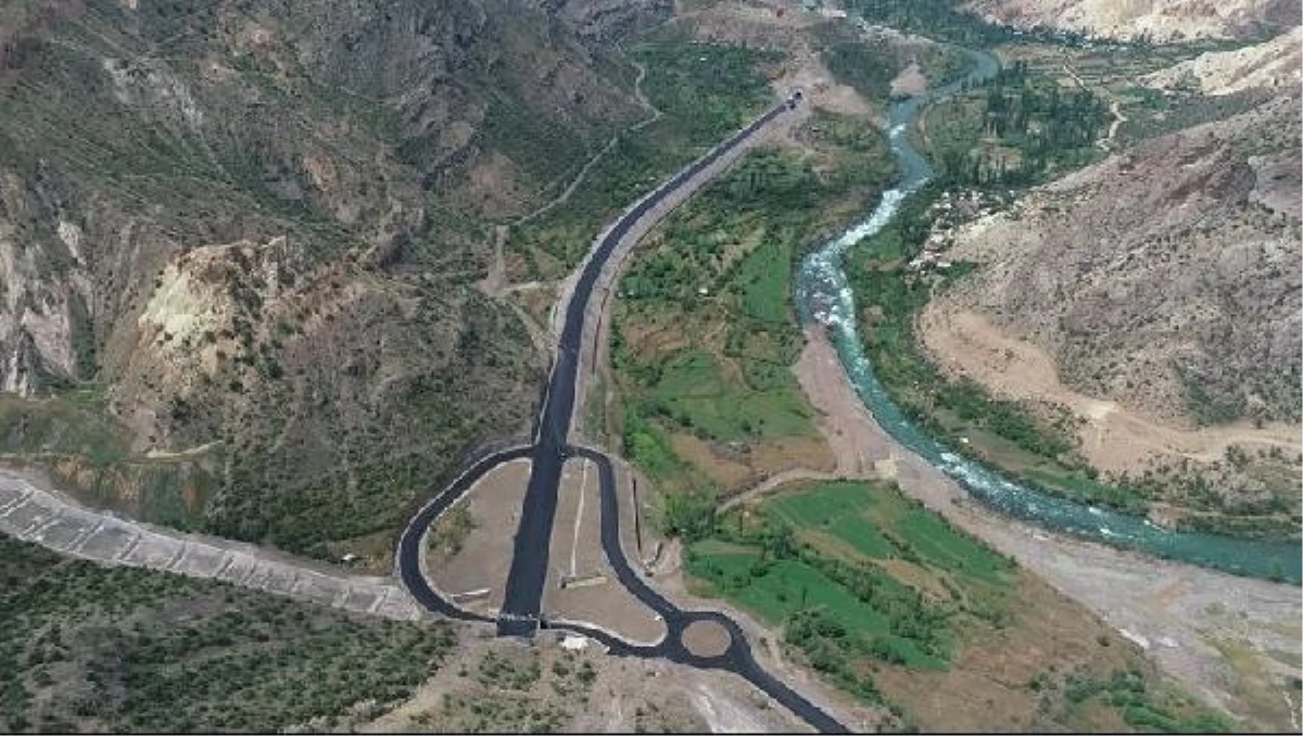 Yusufeli Baraj yolunun 17 köprü ve 9 köprülü kavşağı tamamlandı