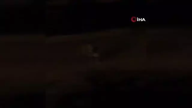 Taciz iddiası mahalleyi karıştırdı! Linçten polis kurtardı Taciz iddiası mahalleyi karıştırdı! Linçten polis kurtardı