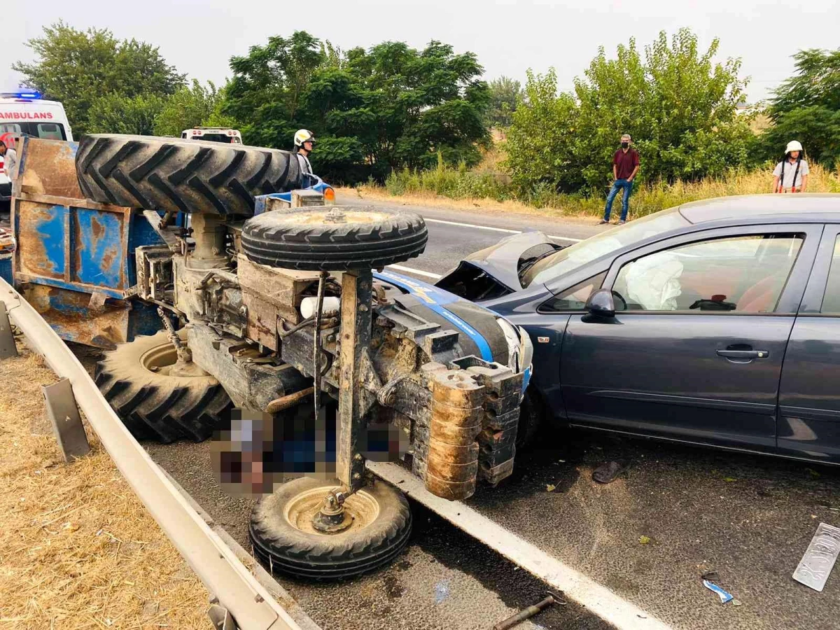 Arkadan otomobilin çarptığı traktör sürücüsü hayatını kaybetti