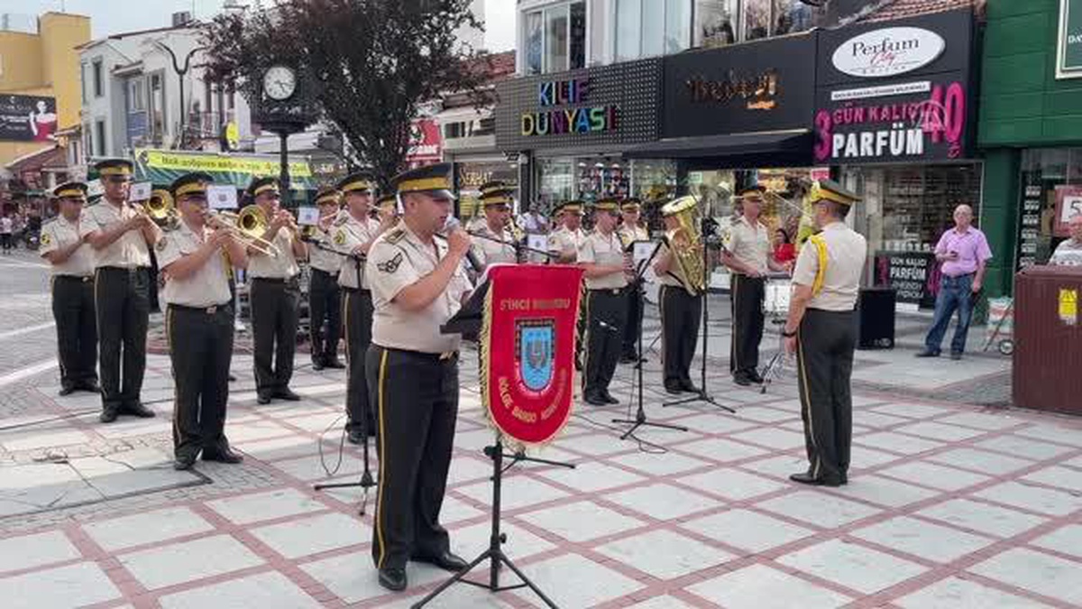 Edirne\'de askeri bando Zafer Bayramı konseri verdi