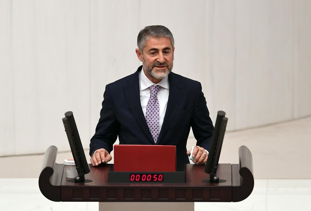 Bakan Nebati\'den yurt dışında çalışan Türk işçiler için vergi istisnası açıklaması Açıklaması