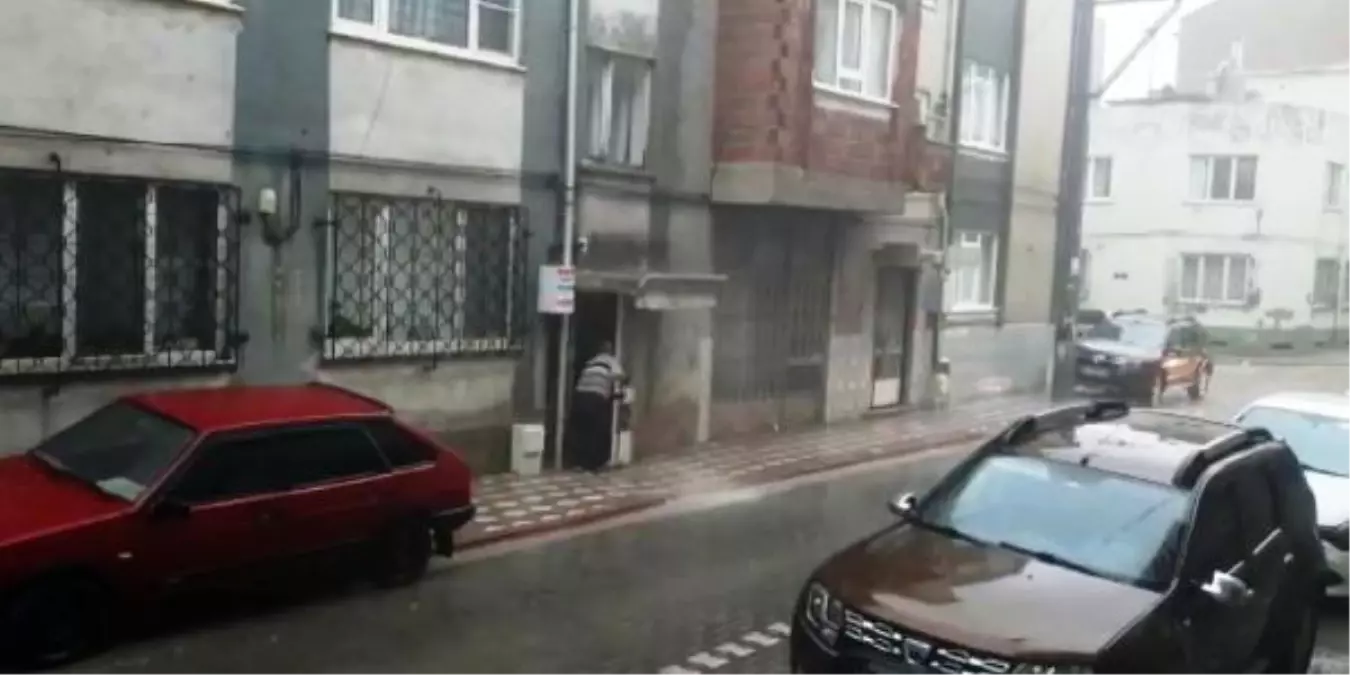 Balıkesir'de sağanak ve dolu etkisini gösterdi