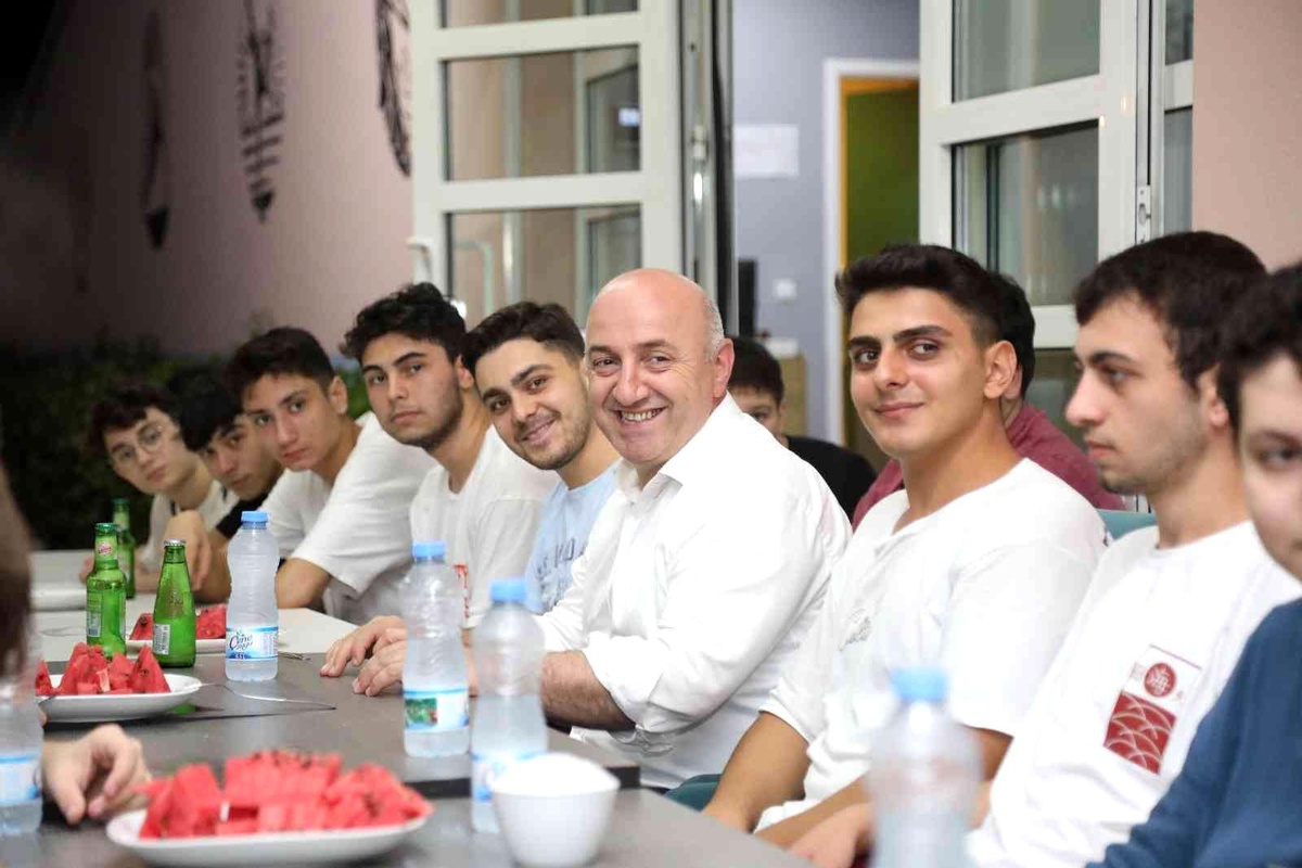Başkan Bıyık: "Gençler bizim her şeyimiz, geleceğimiz"