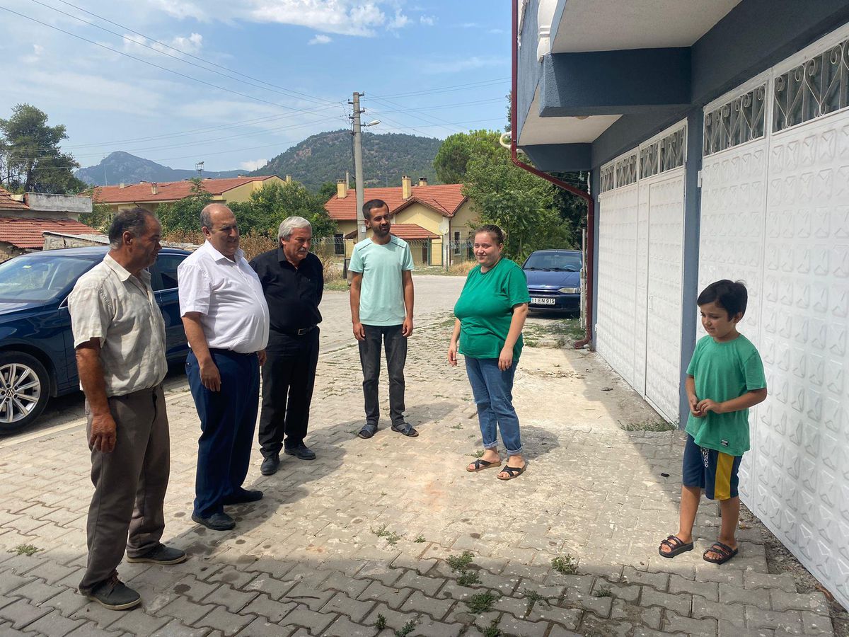 Bilecik\'te kaybolduktan sonra Sakarya\'da bulunan çocuk, ailesiyle Vali Kızılkaya\'yı ziyaret etti
