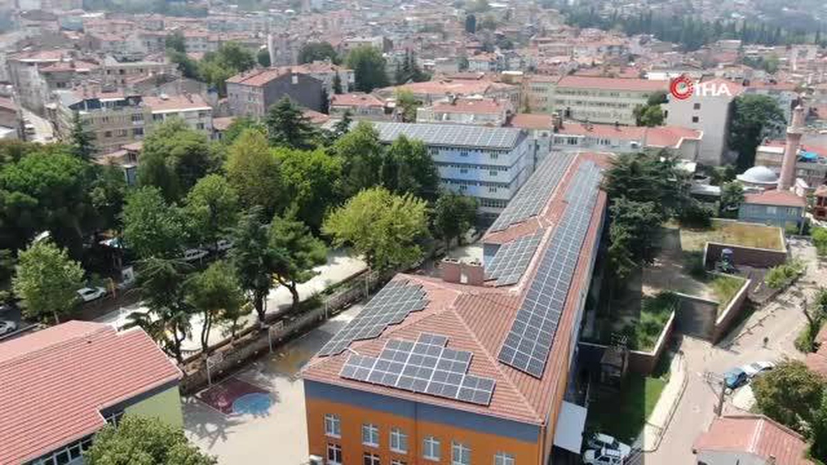 Bursa\'da 17 okulun çatısına güneş enerji sistemi kuruluyor