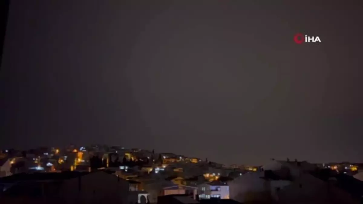 Bursa'da geceyi aydınlatan şimşekler böyle görüntülendi