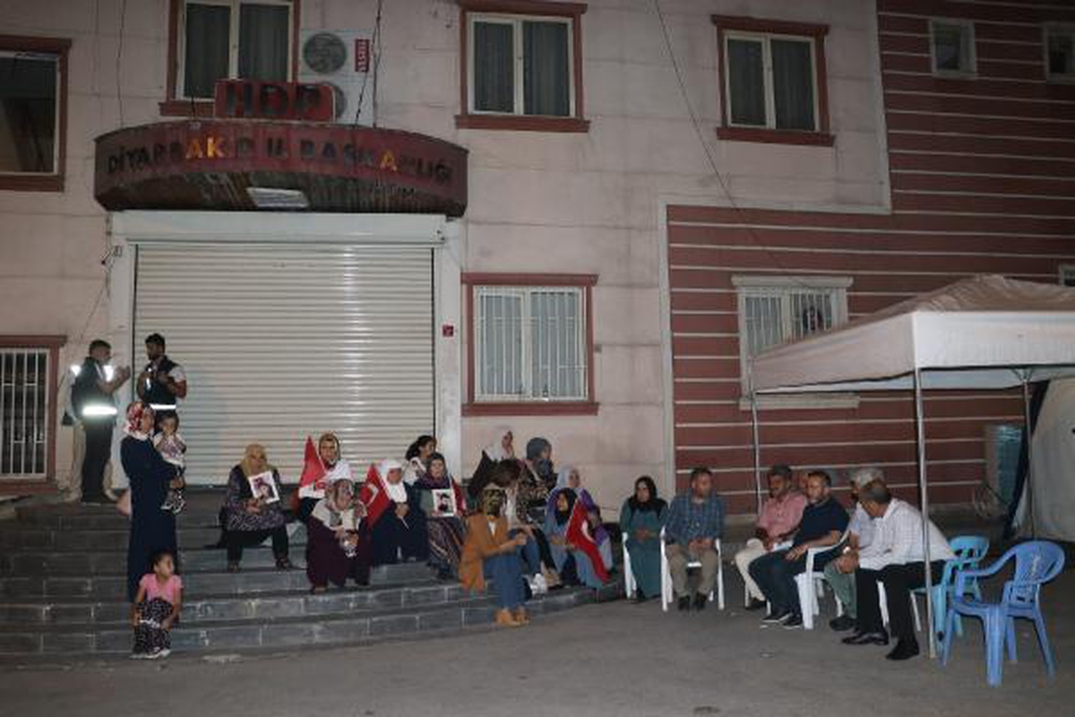 Diyarbakır\'da 4\'üncü yılına girecek olan \'evlat nöbeti\'ne ailelerden destek çağrısı