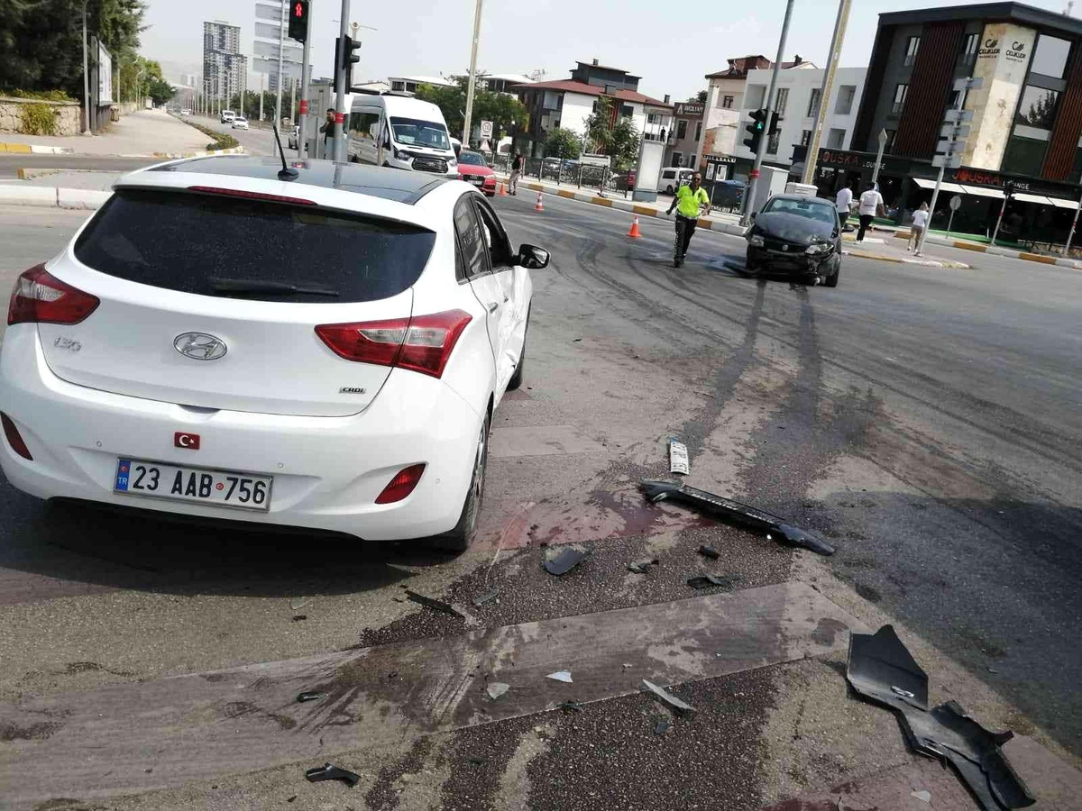 Elazığ\'da trafik kazası: 1 yaralı