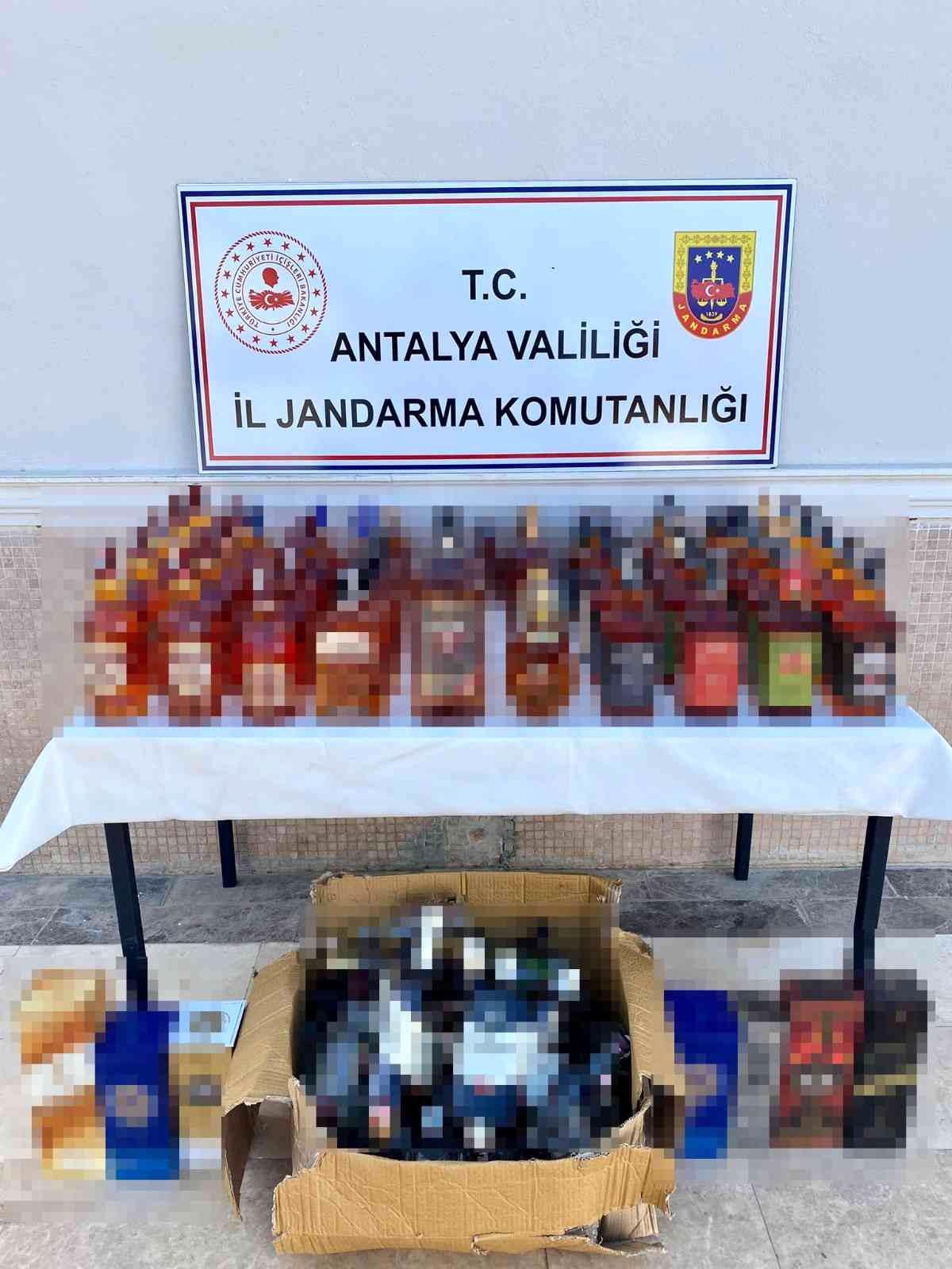 Evde sahte alkol üretimine jandarma baskını