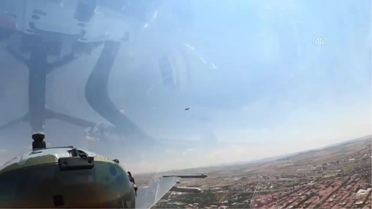 Hava Kuvvetleri Komutanlığına bağlı uçaklardan Polatlı\'da selamlama uçuşu