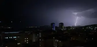 Sağanak yağış İstanbul'u vurdu! Uzmanlar sel ve su baskınlarına karşı uyardı