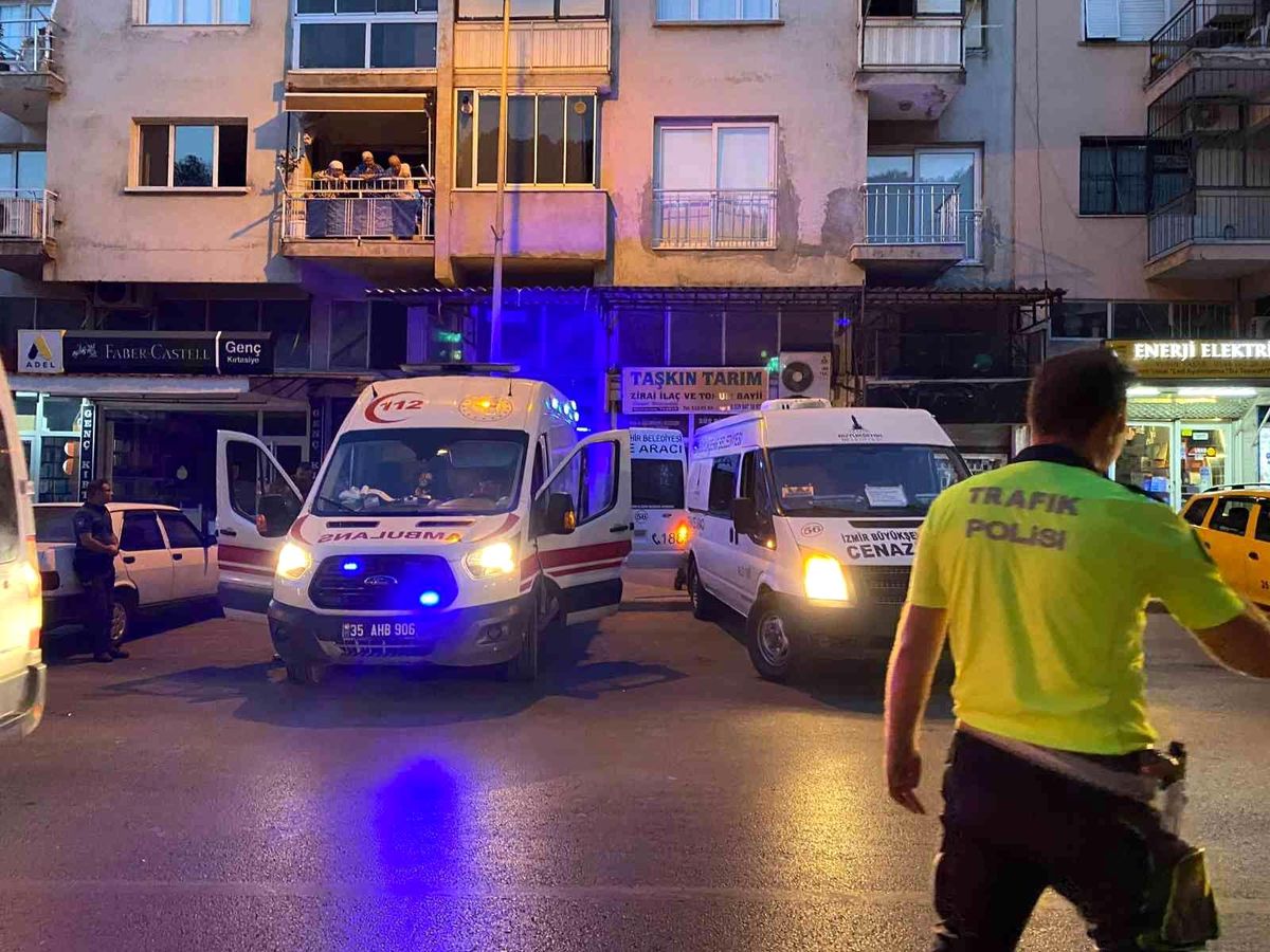 İzmir\'de haber alınamayan yaşlı kadın evinde ölü bulundu
