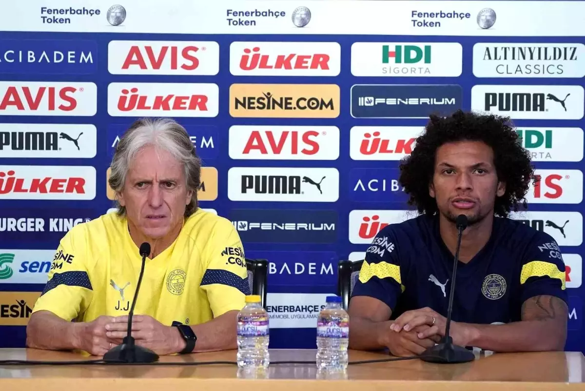 Jorge Jesus: "Gruplara kalmayı garantilemek istiyoruz"