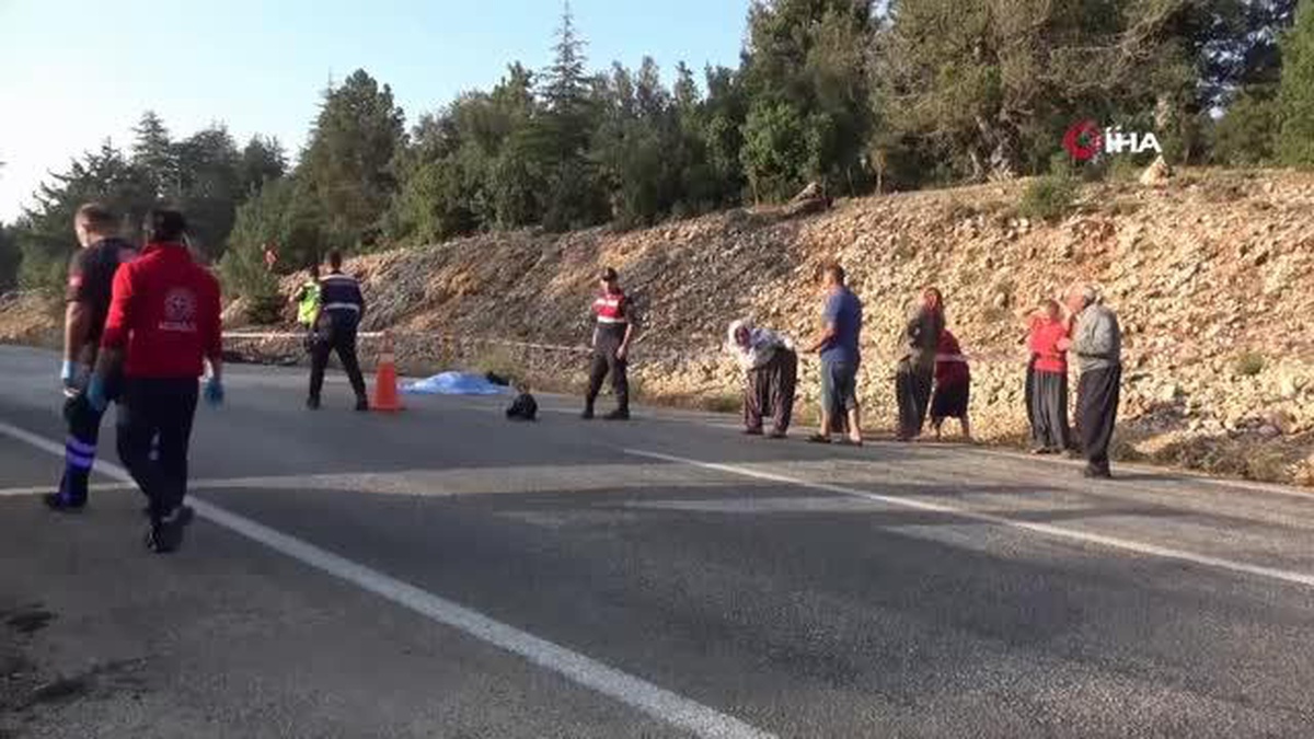 Kamyonet ile motosiklet çarpıştı: 1 ölü, 1 yaralı