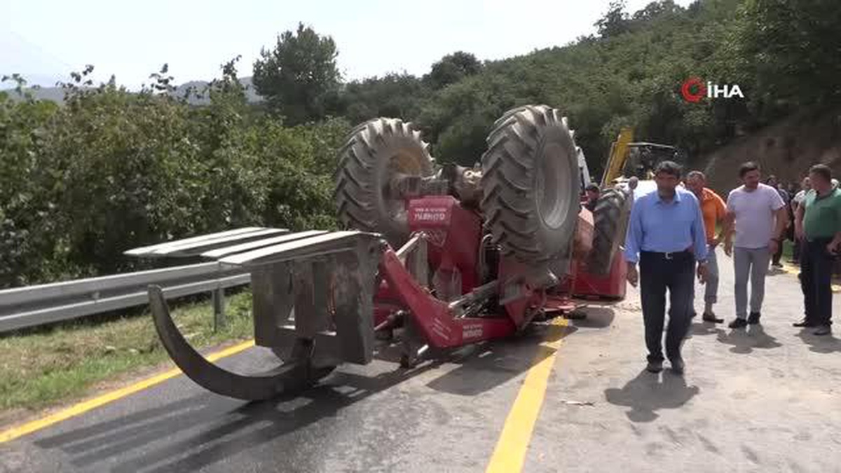 Kepçe takla attı, sürücüyü itfaiye kurtardı