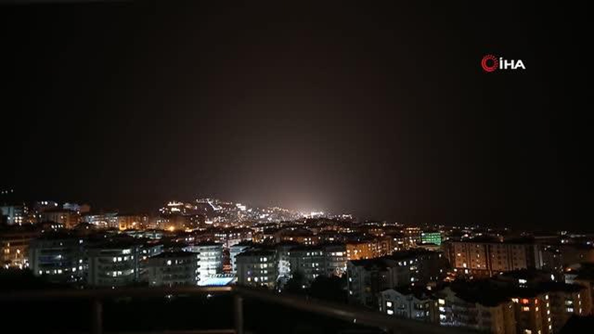 Marmara Denizi\'ni şimşekler aydınlattı