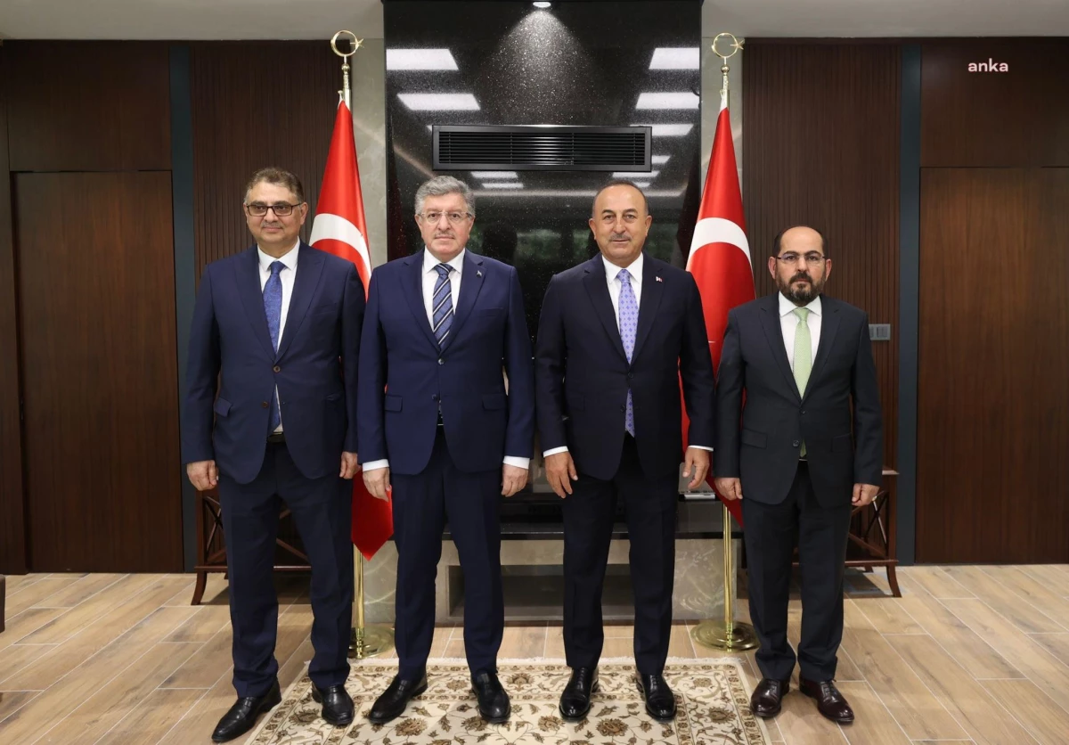 Mevlüt Çavuşoğlu, Suriye Ulusal Koalisyonu Başkanı Al-Meslet, Müzakere Komisyonu Başkanı Camus ve Geçici Hükümet Başbakanı Mustafa ile Görüştü