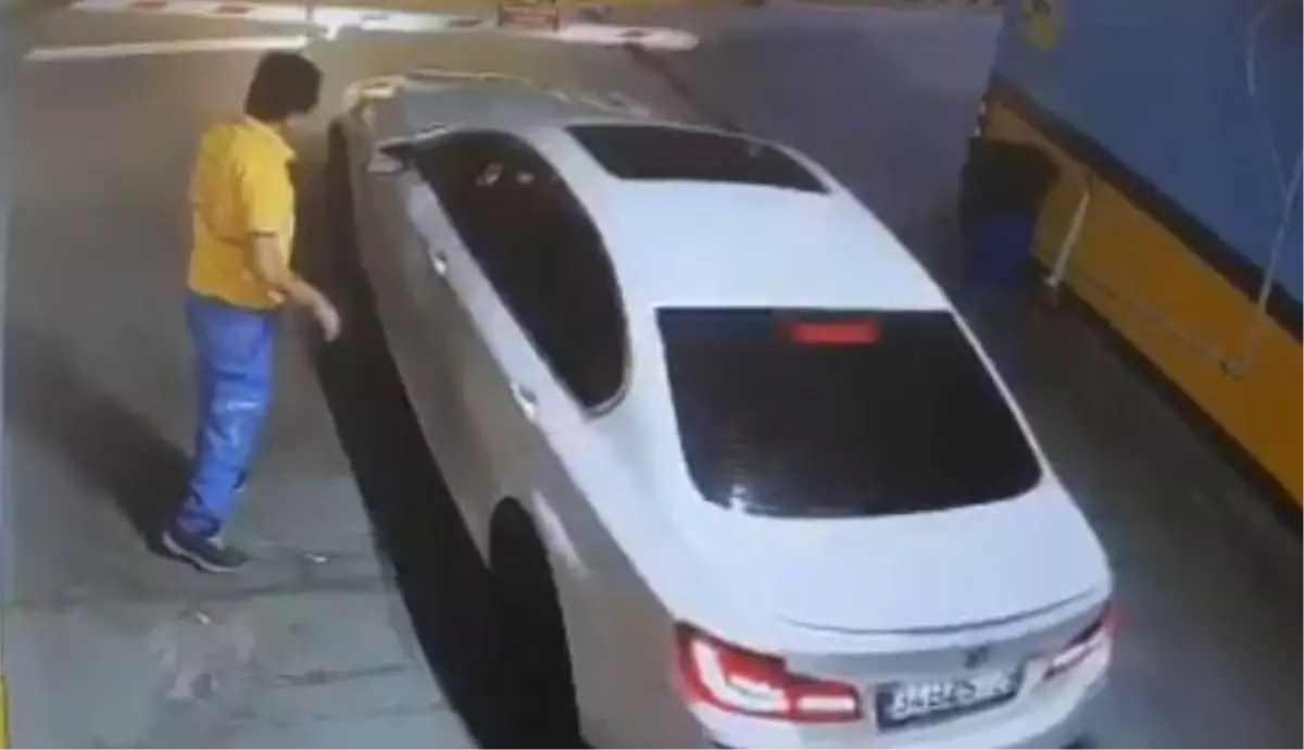 PENDİK'TE ANAHTAR KOPYALAYARAK LÜKS OTOMOBİLİ ÇALDILAR