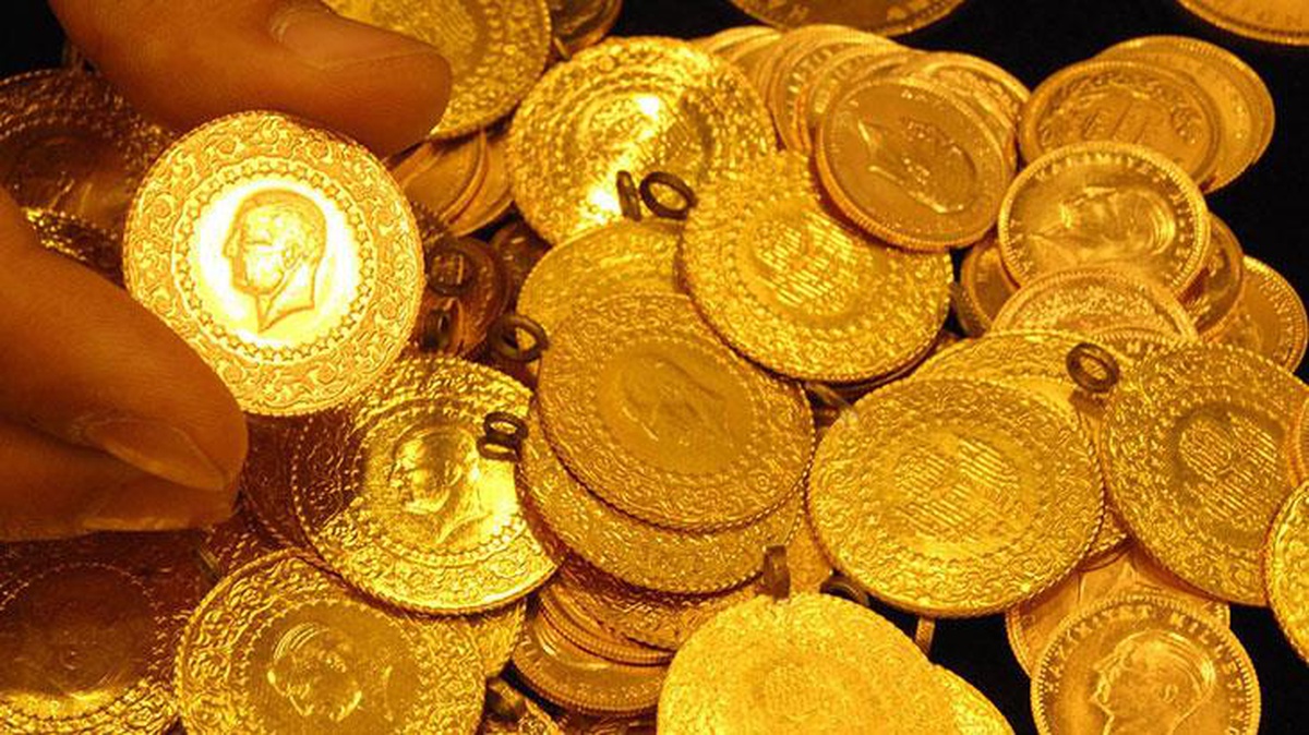 Satın aldığı iş yerinden çıkan 1 kilo altını sahibine verdi