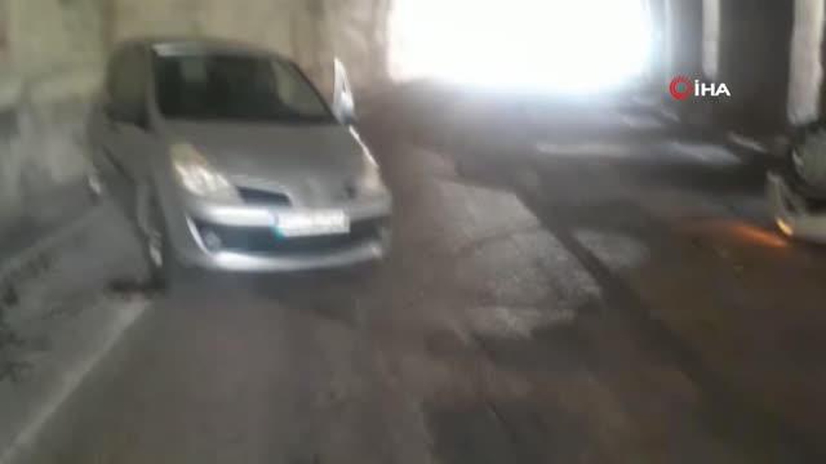 Tunceli\'de iki otomobil tünelde çarpıştı: 4 yaralı