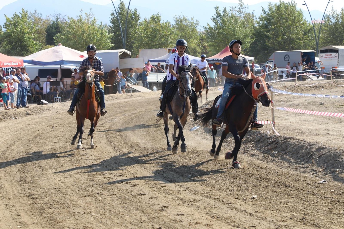 Turgutlu Belediyesi\'nin \'Geleneksel Rahvan At Yarışları\' İçin Geri Sayım Başladı