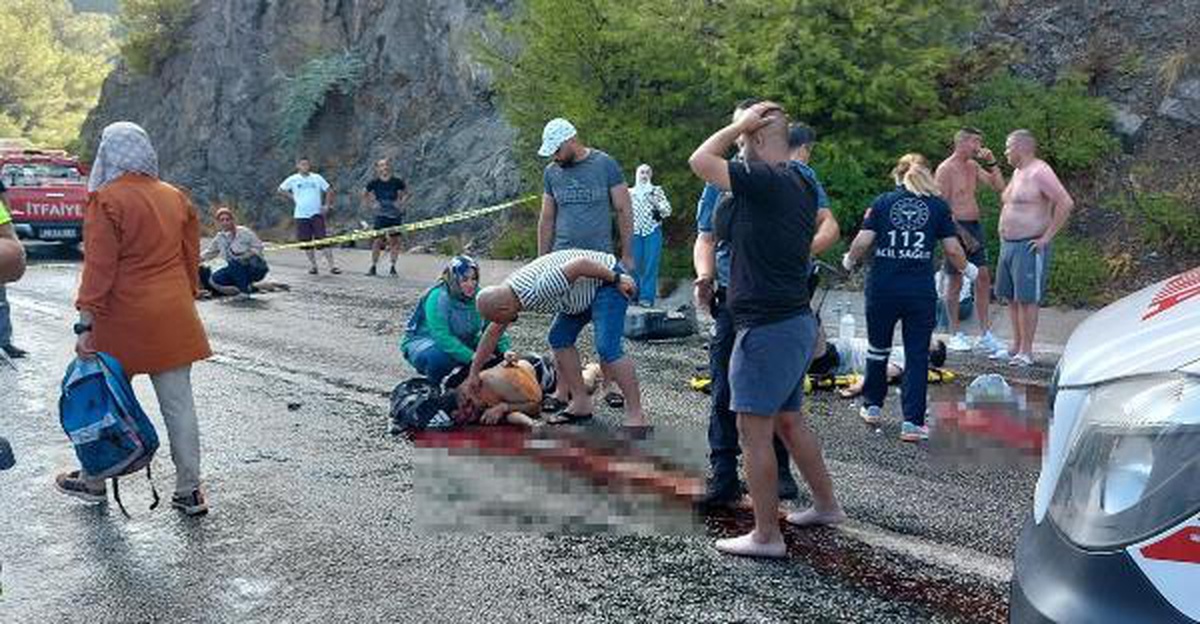 Turistleri taşıyan safari aracı cip devrildi; 5 ölü, 4 yaralı (4)
