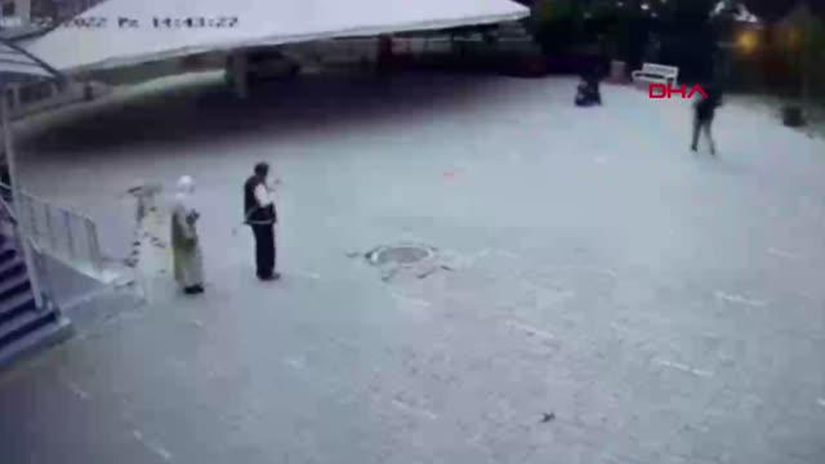 VAN\'DA, ALIKOYDUKLARI KAÇAK GÖÇMENLERİN AİLELERİNDEN FİDYE İSTEYEN 3 ORGANİZATÖR TUTUKLANDI