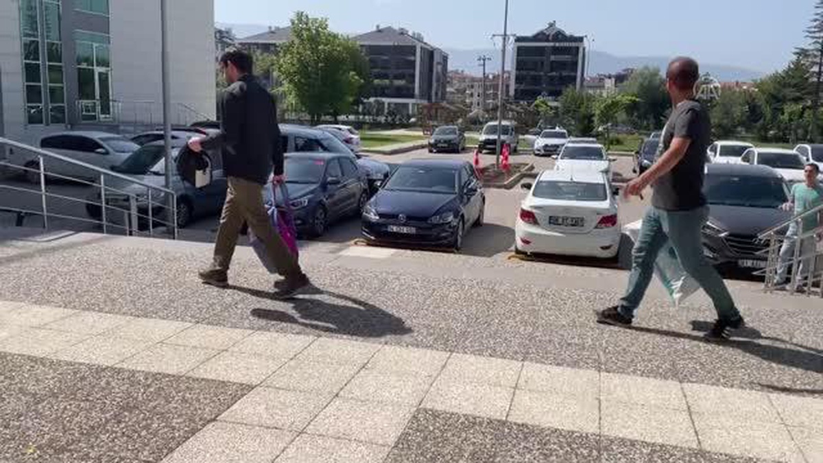 Bolu\'da yolcu otobüsünde uyuşturucuyla yakalanan zanlı tutuklandı