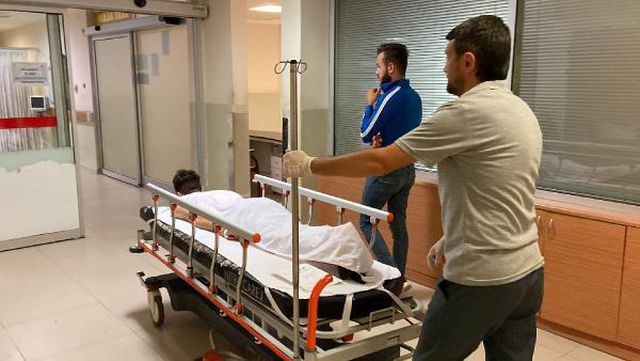 17 yaşındaki Suriyeli Mecit'i, sigarası yok diye bıçakladılar! 17 yaşındaki Suriyeli Mecit'i, sigarası yok diye bıçakladılar!