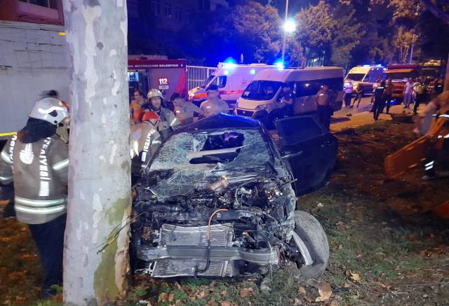 5 arkadaşın can verdiği korkunç kazada, otomobilden düşen fotoğraf yürek yaktı 5 arkadaşın can verdiği korkunç kazada, otomobilden düşen fotoğraf yürek yaktı