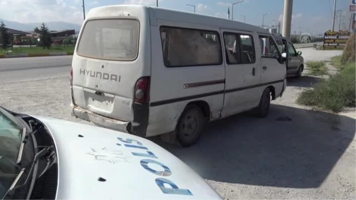 Afyonkarahisar\'da aşçının çalınan minibüsü bulundu