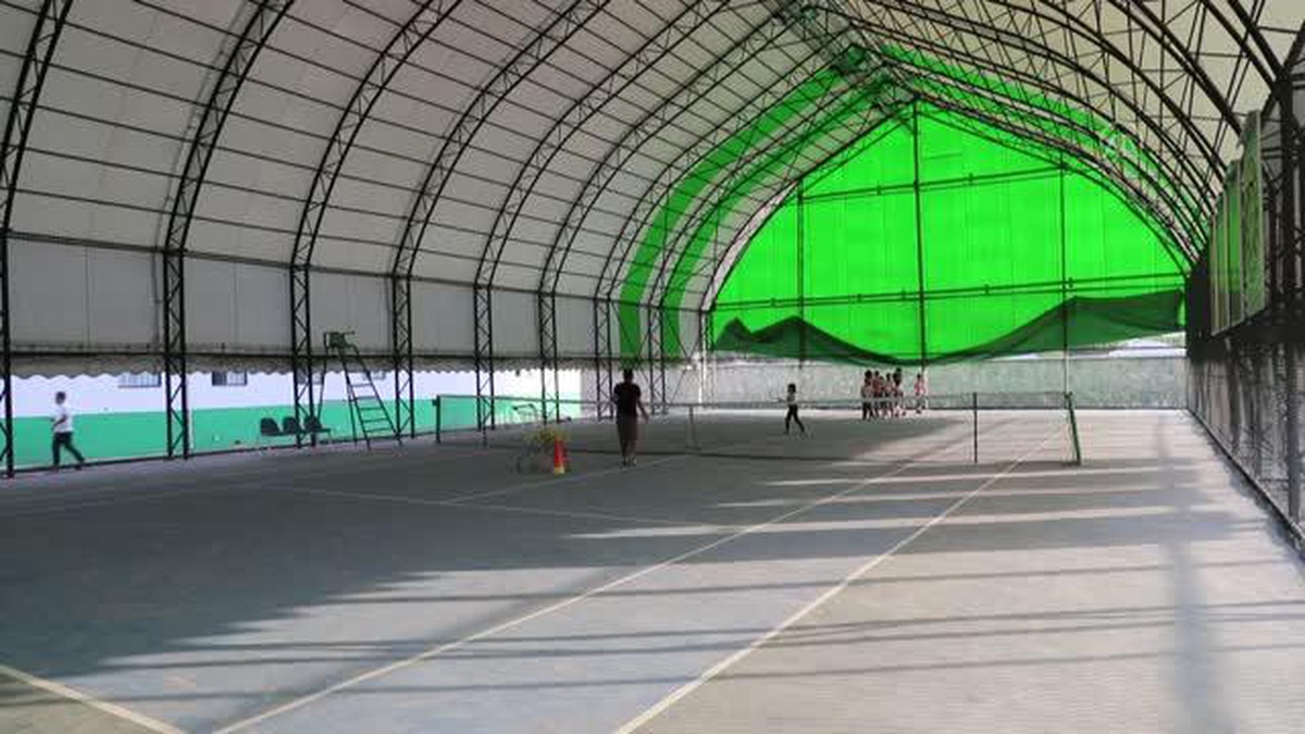 Ağrı Dağı eteklerindeki tenis kortlarında raket sesleri yankılanıyor