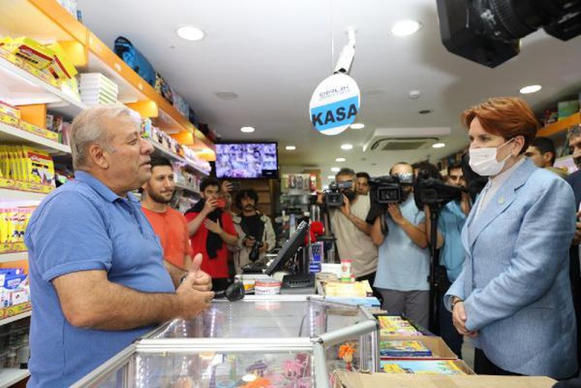 Akşener'in Arnuvutköy ziyareti sırasında gerginlik
