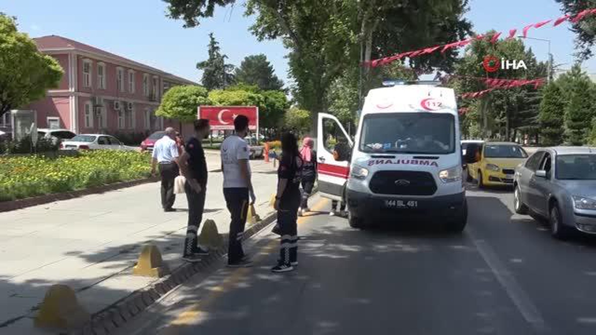 Ambulansla otomobil çarpıştı: 1 yaralı