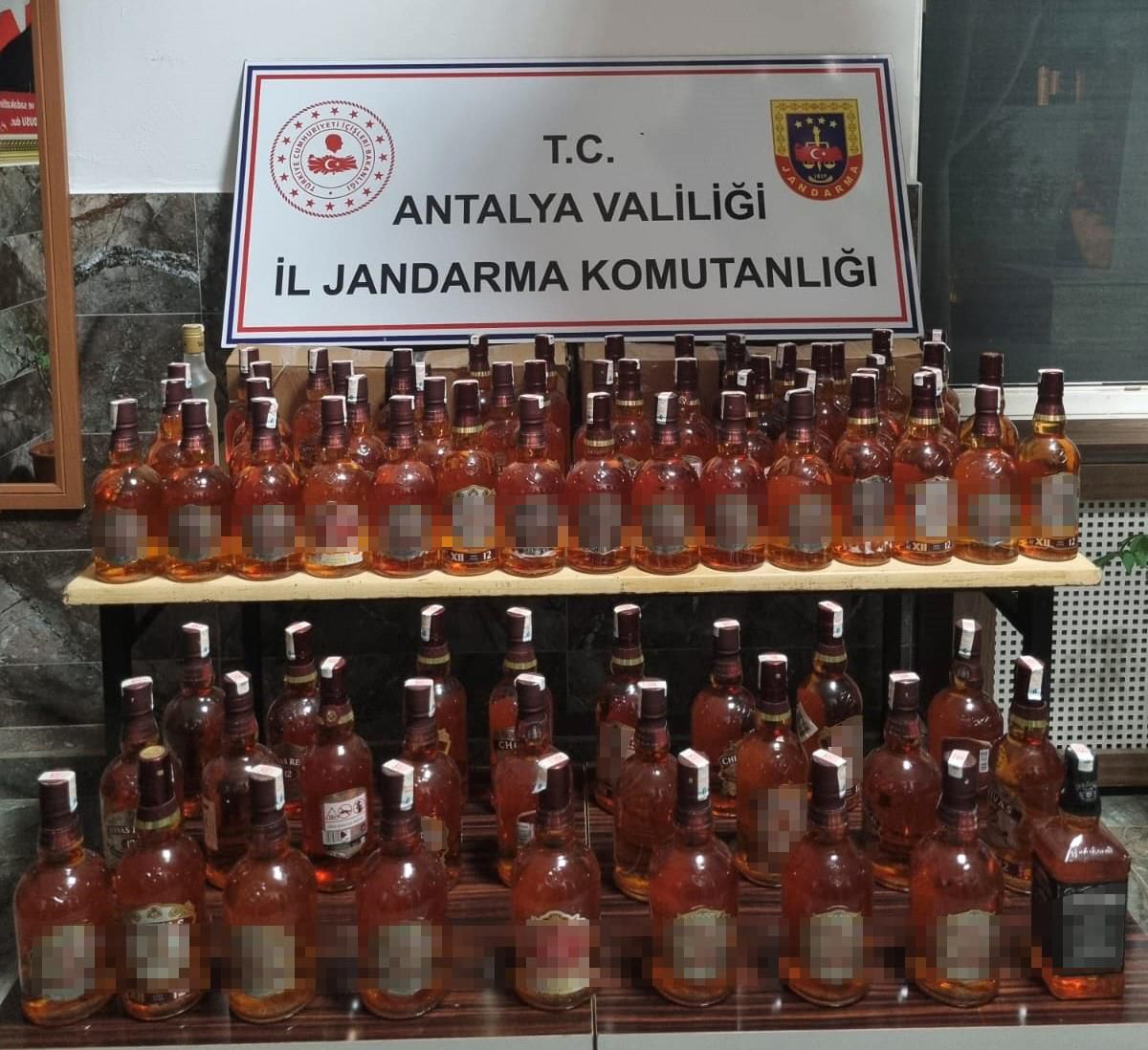 Antalya\'da kaçak içki operasyonunda 3 kişi yakalandı