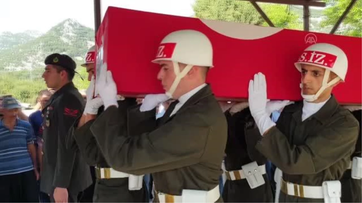 Baraj gölüne düşerek hayatını kaybeden askerin cenazesi toprağa verildi
