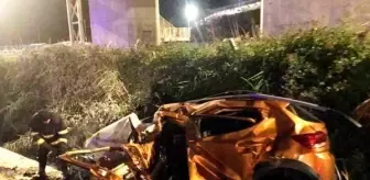 Bariyerlere çarpan otomobilin sürücüsü öldü