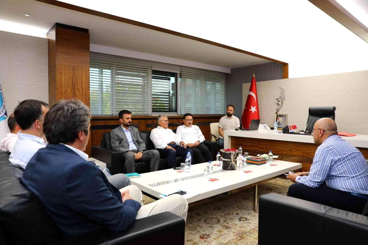 Başkan Büyükkılıç\'ın ev sahipliğinde Turizm Yatırımları Toplantısı
