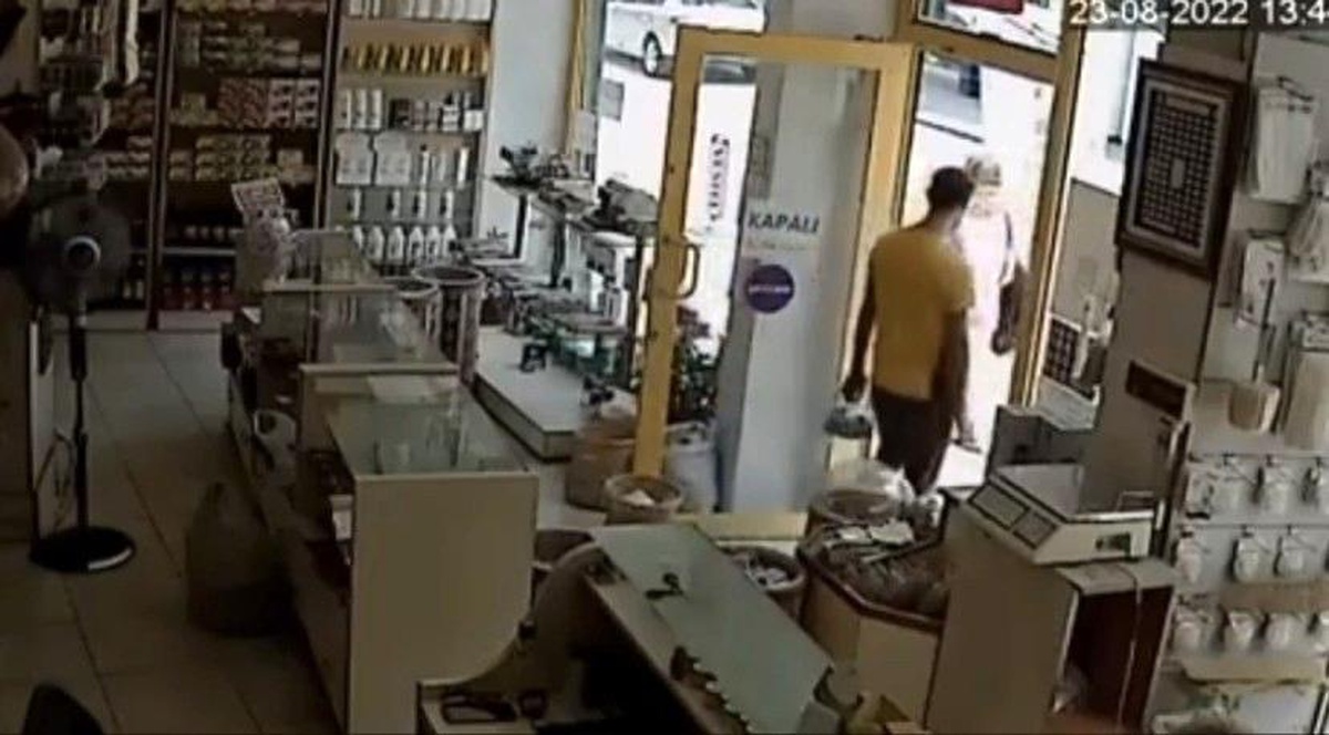 Bursa\'da sadaka kutusu hırsızlığı kameralarda