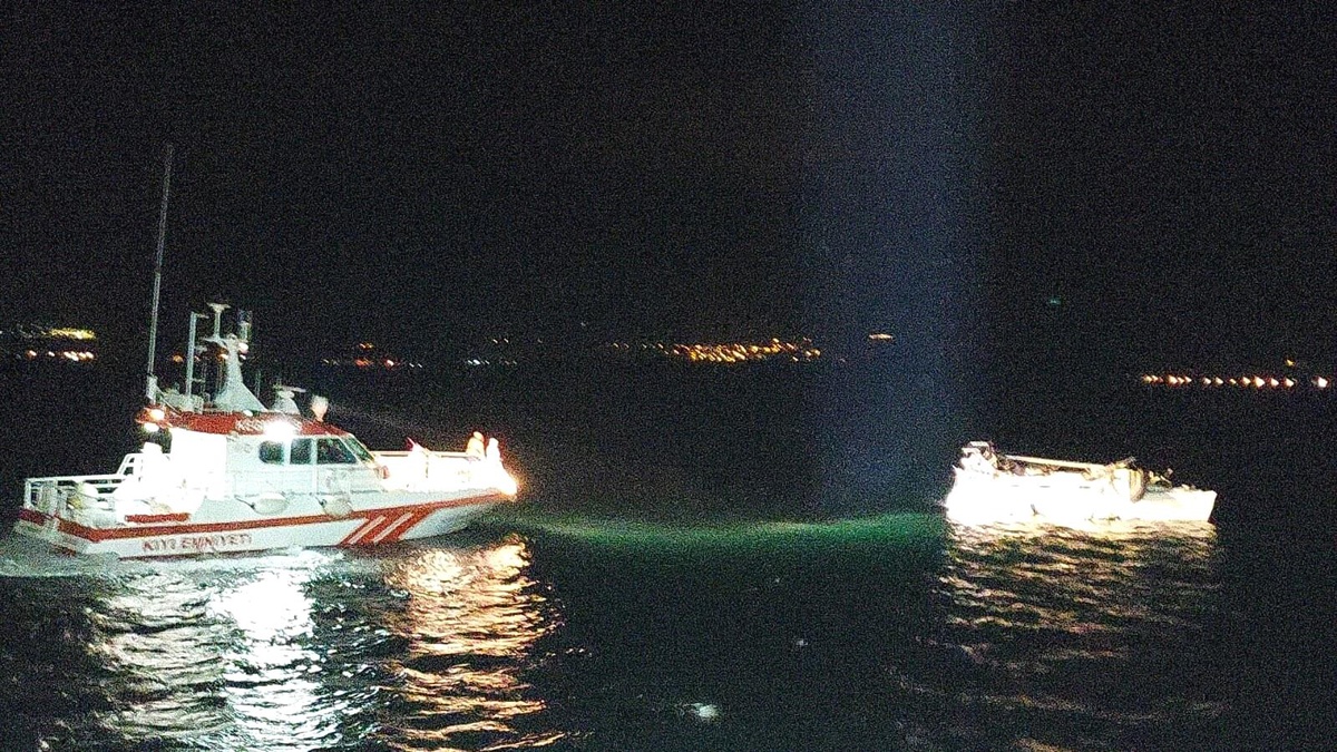 Çanakkale Boğazı\'nda tanker ile tekne çarpıştı