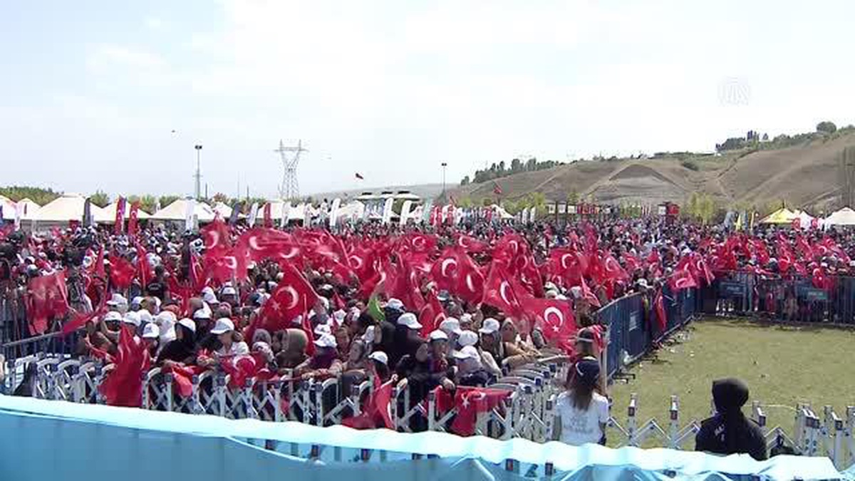 Cumhurbaşkanı Erdoğan, Malazgirt Zaferi\'nin 951. yıl dönümü dolayısıyla Ahlat\'ta düzenlenen etkinliğe katıldı