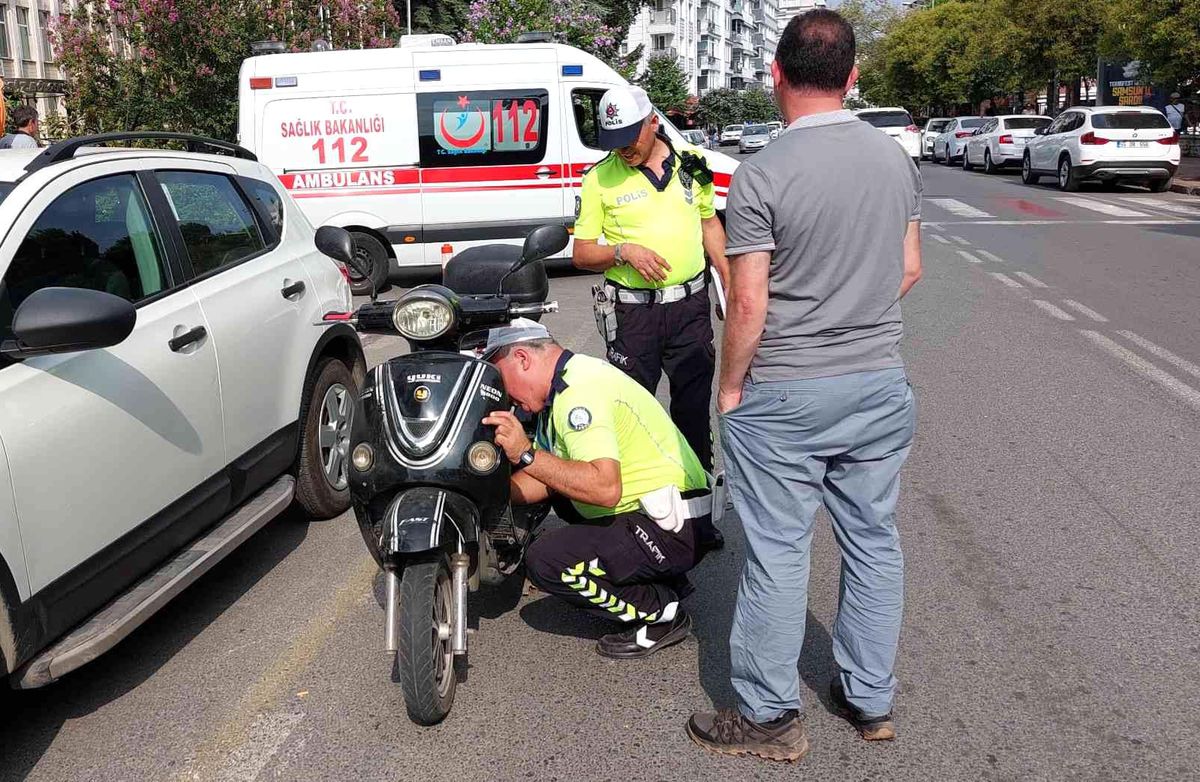 Devrilen elektrikli bisiklet sürücüsü yaralandı