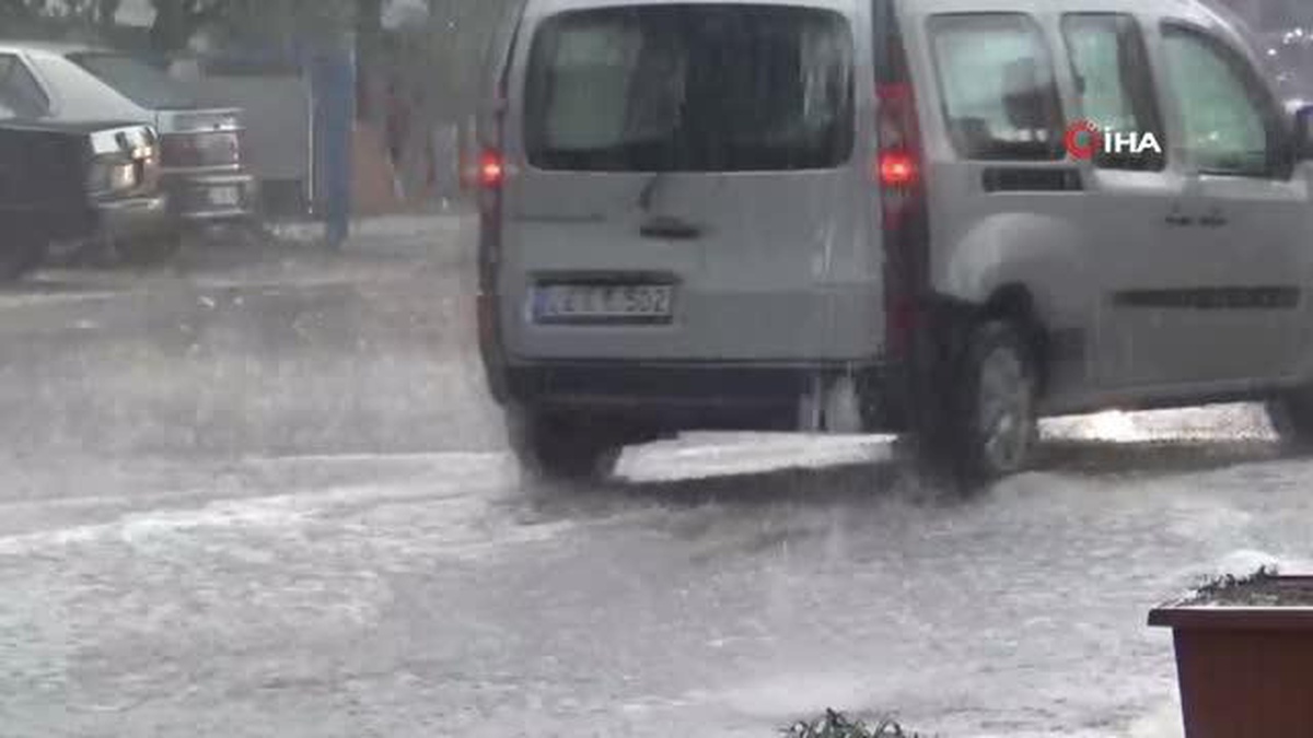 Edirne\'de beklenen kuvvetli yağış etkili oldu