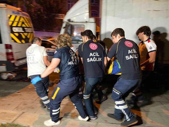 İstanbul'da kan donduran kaza! Yan yola uçan araç ağaca ok gibi saplandı: 5 ölü İstanbul'da kan donduran kaza! Yan yola uçan araç ağaca ok gibi saplandı: 5 ölü